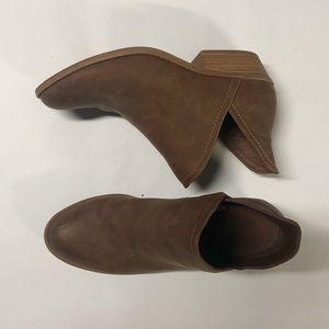 Universal Thread Cognac Booties